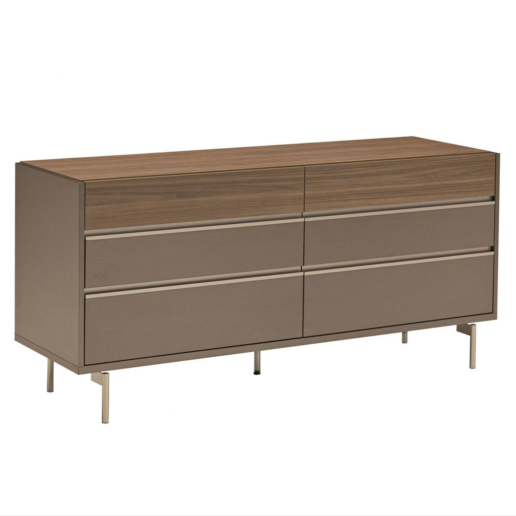 Habilleuse de la vie citadine 